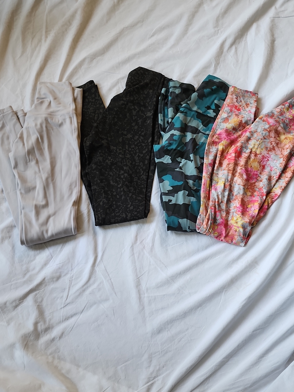 Lululemon Leggings Size 2 Bundle Of 4 Camo Floral Beige Black Gray